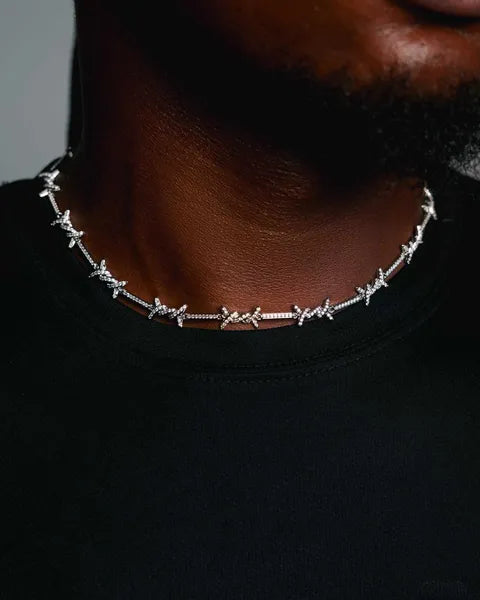 Collier MAWIYA Style Hip-hop Glacé, Finition Plaqué Or Blanc,Orné De Zircons Cubique Brillant Avec Un Design Épine Moderne