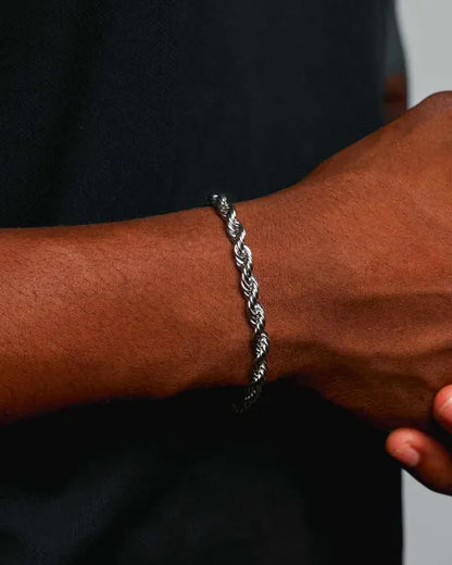 Bracelet premium torsadé 6MM en acier inoxydable, finition luxe avec fermoir iced-out plaqué Or 18K