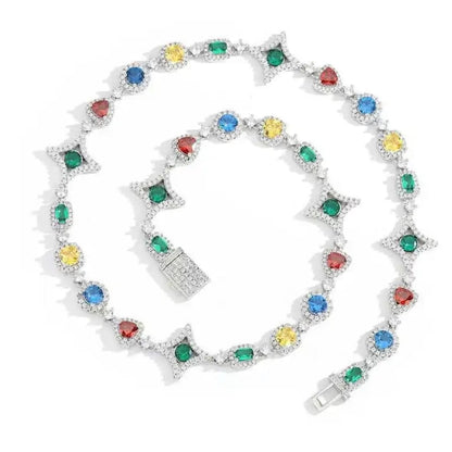 Collier Mawiya premium en finition plaqué or 18 carats, orné de zircones colorées éclatantes et de motifs géométriques raffinés