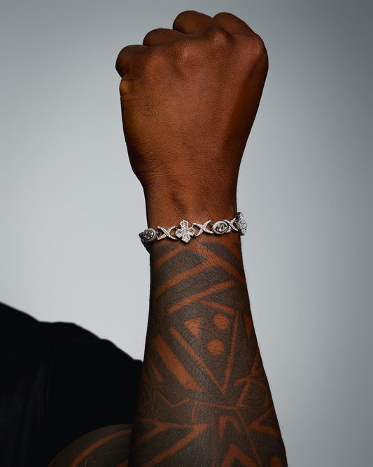 Bracelet cubain MAWIYA Hip-Hop – design croix & œil, zircone cubique CZ, finition glacée premium, argenté