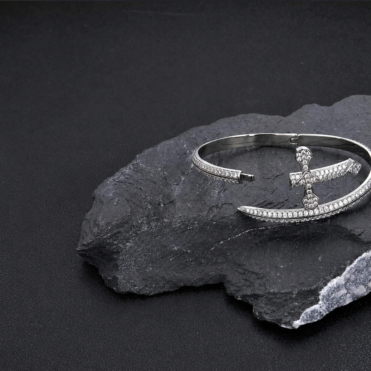 Bracelet MAWIYA Prestige – Double rangée de diamants CZ en zircone cubique nouvelle édition