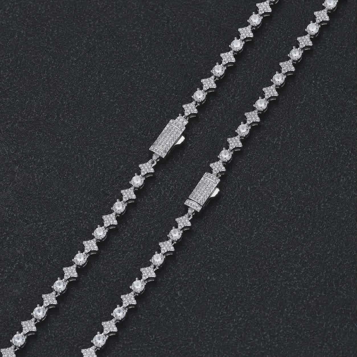 Collier tennis MAWIYA hip-hop premium 6MM, finition argentée/or blanc, serti de zircones scintillantes style diamant. Design étoile moderne avec pierres brillantes, look iced-out