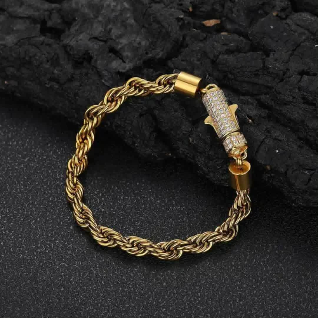 Bracelet premium torsadé 6MM en acier inoxydable, finition luxe avec fermoir iced-out plaqué Or 18K