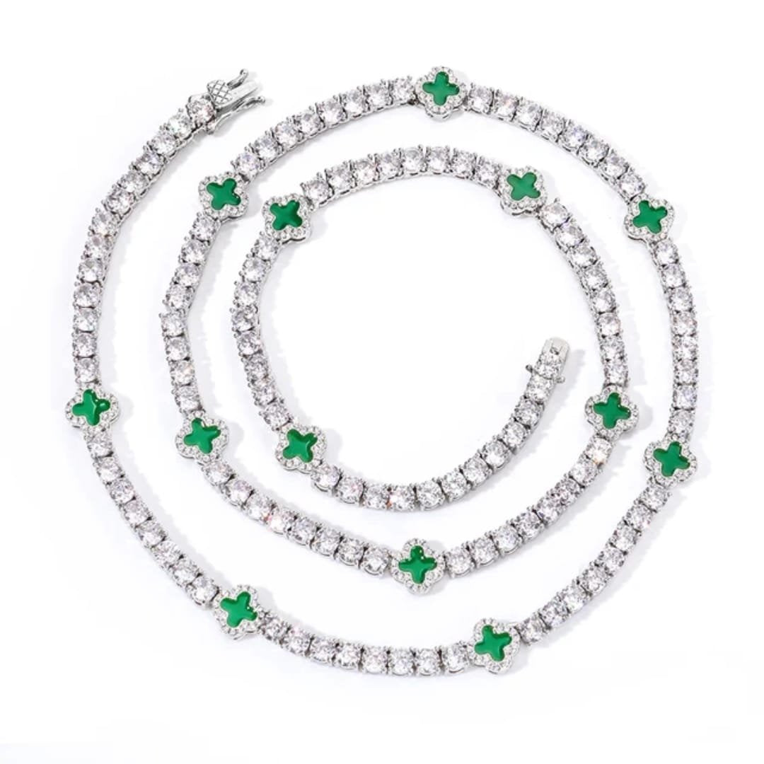 Collier MAWIYA Chaîne Tennis Trèfle à quatre feuilles en finition Or-Blanc Glacé, orné de Zircons Cubiques éclatants